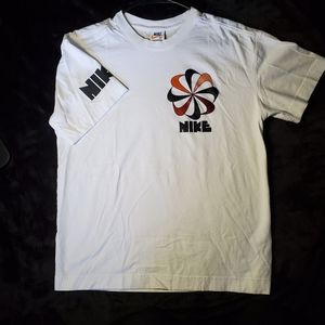 Retro Nike pinwheel t-shirt